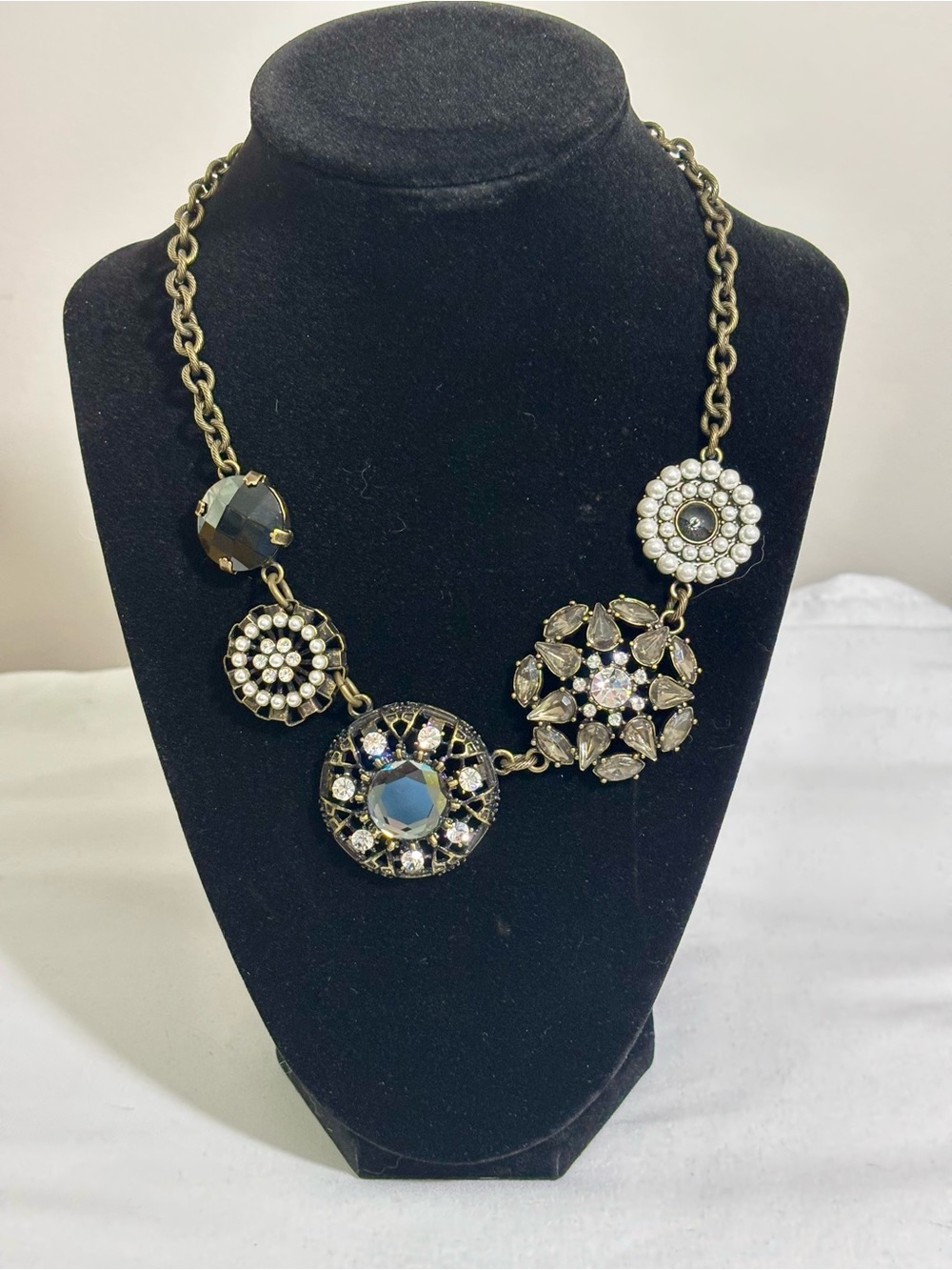 Lia Sophia “Curio” Gems in Antiqued Brass 16”Nekclace  Coquette Romantic